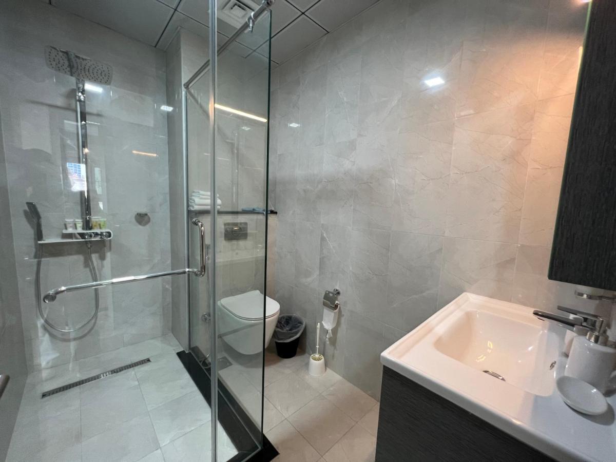 Penrose Place Jvc Апартаменты *